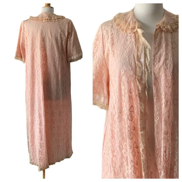 Vintage 1960s Odette Barsa Pink Lace Maxi Duster Robe Royalcore Regencycore M/L - Picture 7 of 10